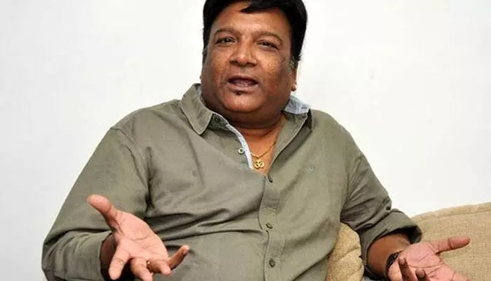 ఆ ఇండస్ట్రీతో పోలిస్తే తెలుగులో లేడీ డైరెక్టర్స్ తక్కువ : Kona Venkat ఆ ఇండస్ట్రీతో పోలిస్తే తెలుగులో లేడీ డైరెక్టర్స్ తక్కువ : Kona Venkat