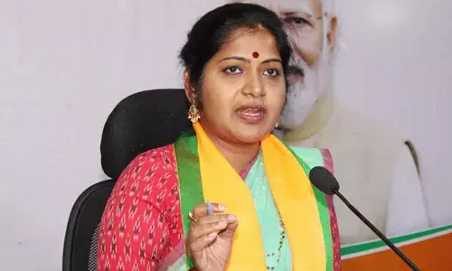 BJP: రేవంత్, కవితకు బినామీ సృజన్ రెడ్డి.. బీజేపీ నేత రాణిరుద్రమ సంచలన వ్యాఖ్యలు