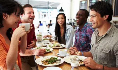 Lunch mistakes : లంచ్ టైమ్‌లో చేసే ఈ పొరపాట్లే ఆ సమస్యలకు కారణం.. పరిష్కారమిదిగో