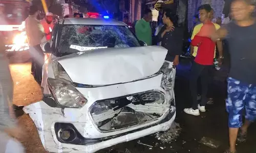 Hyderabad : హైదరాబాద్‌లో అర్థరాత్రి కారు బీభత్సం.. నిందితుడిని చితకబాదిన స్థానికులు!
