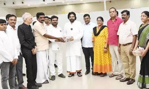 Deputy CM Pawan:డిప్యూటీ సీఎం పవన్‌తో తమిళనాడు తెలుగు పీపుల్ ఫౌండేషన్ ప్రతినిధులు భేటీ