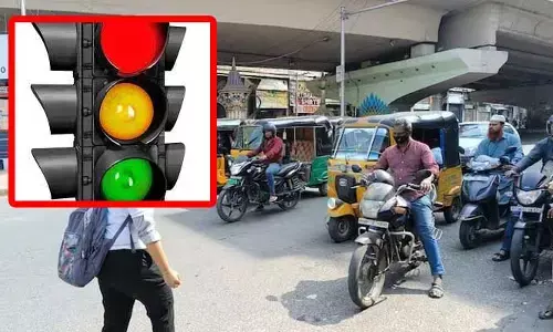 Petrol Consume : ట్రాఫిక్ సిగ్నల్ వద్ద వాహనాలు ఆన్‌లోనే ఉంచుతున్నారా? ఒక్క నిమిషానికి పెట్రోల్/డీజిల్ ఎంత కాలుతుందంటే..?