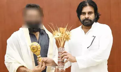 అతను ఆ టైంలోనూ ఆత్మ విశ్వాసం చూపాడు.. మెగా హీరోపై పవన్ కళ్యాణ్ ఇంట్రెస్టింగ్ కామెంట్స్