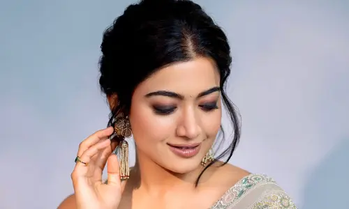 Rashmika: విజయ్ దేవరకొండ ఫ్యామిలీతో ‘పుష్ప-2’ మూవీ చూసిన రష్మిక మందన్న.. పిక్స్ వైరల్