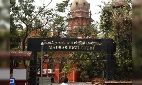 Madras high court : లవర్స్ హగ్, కిస్ చేసుకోవడం నేచురల్.. : మద్రాస్ హైకోర్టు