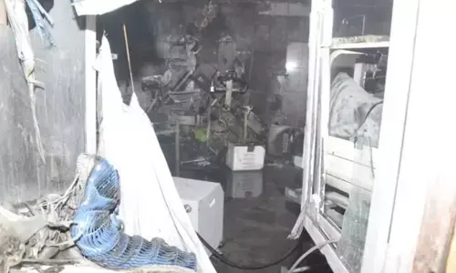 Jhansi hospital horror: నర్సు అగ్గిపుల్ల వెలిగించడం వల్లే ప్రమాదం..!