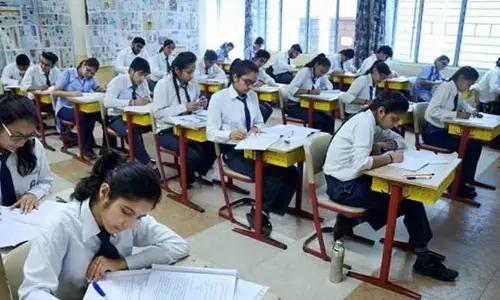 Exam Fee: టెన్త్ ఎగ్జామ్ ఫీజు గడువు పొడిగింపు.. ఈనెల 28 వరకు ఛాన్స్