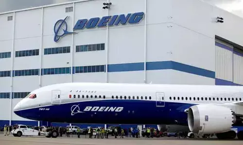 Boeing Layoffs: ఉద్యోగులకు బోయింగ్ బిగ్ షాక్.. 400 మందికి పైగా లే ఆఫ్స్ నోటీసులు జారీ..!