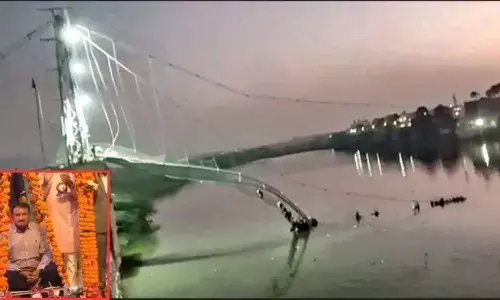 Gujarat : ‘మోర్బి బ్రిడ్జి’ కూలిన కేసు.. నిందితుడికి మోర్బీలోనే తులాభారం
