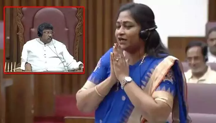 నిండు సభలో క్షమాపణలు కోరిన హోంమంత్రి అనిత (వీడియో వైరల్) నిండు సభలో క్షమాపణలు కోరిన హోంమంత్రి అనిత (వీడియో వైరల్)