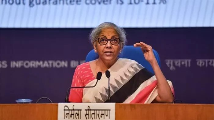 Finance Minister: రుణాలపై వడ్డీ రేట్లు తగ్గించాలని బ్యాంకులను కోరిన నిర్మలా సీతారామన్ Finance Minister: రుణాలపై వడ్డీ రేట్లు తగ్గించాలని బ్యాంకులను కోరిన నిర్మలా సీతారామన్
