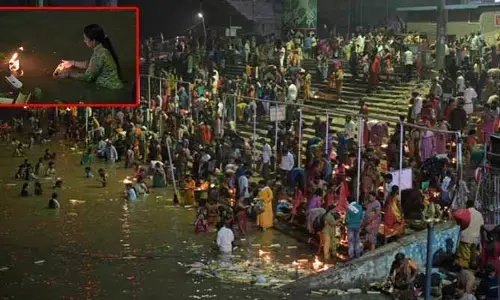 Karthika Somavaram: నదీ తీరాల్లో కార్తీక సోమవారం శోభ.. శైవక్షేత్రాలకు భక్తుల తాకిడి