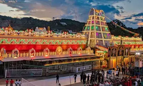 Tirumala Updates: తిరుమలలో తగ్గిన భక్తుల రద్దీ.. శ్రీవారి దర్శనానికి 8 గంటల సమయం