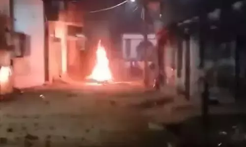 West bengal: పశ్చిమ బెంగాల్‌లో రెండు వర్గాల మధ్య ఘర్షణ.. ముర్షిదాబాద్ జిల్లాలో ఉద్రిక్తత