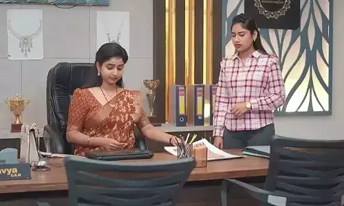 Brahmamudi : దొంగలా మారి కావ్య డిజైన్స్ కొట్టేసిన రాజ్