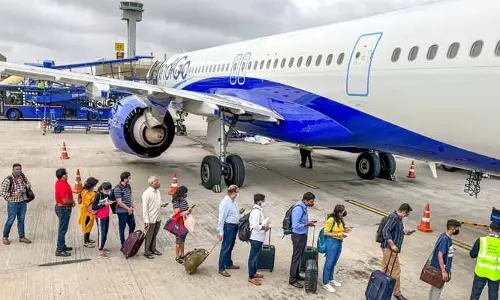 Air Passengers: దేశీయ విమాన రంగం సరికొత్త రికార్డ్.. ఒకే రోజు 5 లక్షల మంది ప్రయాణం..!