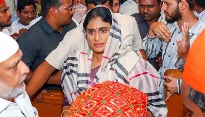 YS Sharmila: ఎంతో పవిత్రమైన స్థలం ఇది YS Sharmila: ఎంతో పవిత్రమైన స్థలం ఇది