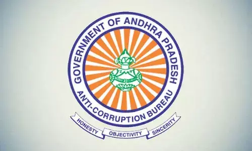 ACB Raids: లంచం తీసుకుంటూ ఏసీబీకి చిక్కిన సర్వేయర్.. రెడ్‌హ్యాండె‌డ్‌గా పట్టివేత