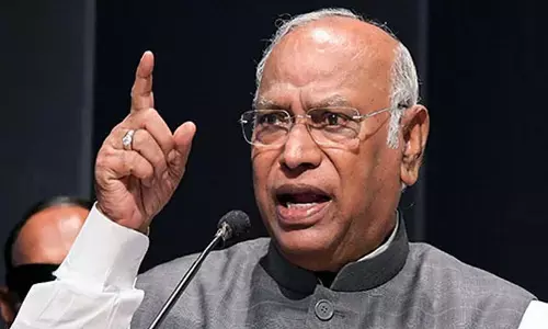 Karge: మణిపూర్‌‌లో శాంతి పునస్థాపనకు జోక్యం చేసుకోండి.. రాష్ట్రపతి ముర్ముకు ఖర్గే లేఖ