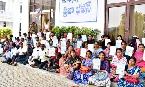 DSC-2008 : అపాయింట్మెంట్ ఆర్డ‌ర్లు ఇవ్వండి.. ప్ర‌జాభ‌వ‌న్‌లో డీఎస్సీ-2008 బాధితులు
