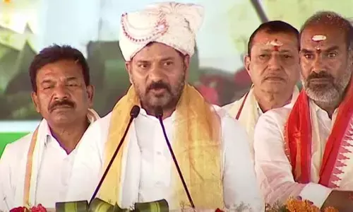 Revanth Reddy: కేసీఆర్ అసెంబ్లీకి రా తేల్చుకుందాం.. వేములవాడ సభలో సీఎం ఫైర్