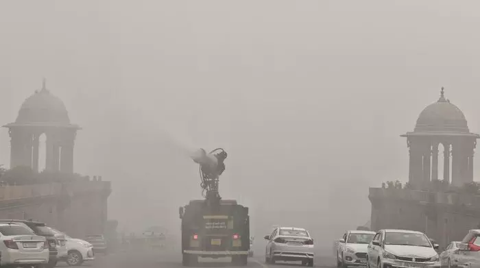 Delhi Air Pollution: ఢిల్లీలో తగ్గుముఖం పట్టిన వాయుకాలుష్యం Delhi Air Pollution: ఢిల్లీలో తగ్గుముఖం పట్టిన వాయుకాలుష్యం
