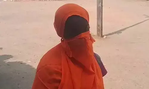 Tribal Woman: ట్రైబల్ మహిళపై ఇంత దారుణమా?.. ఛాతీపై తన్ని.. నోటిలో మలం కుక్కి..