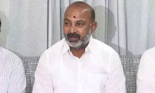 Bandi Sanjay : శ్రీతేజను పరామర్శించిన బండి సంజయ్