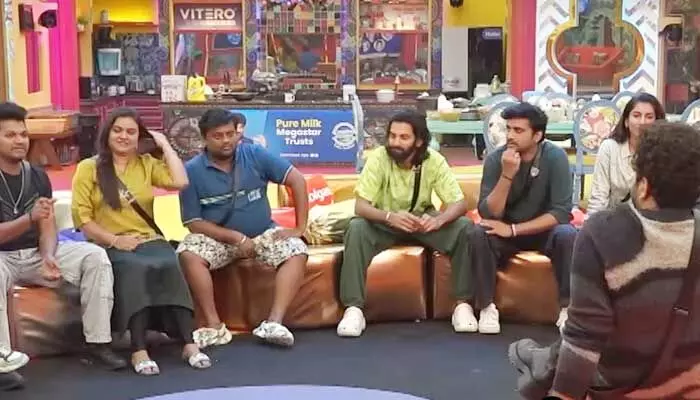 Bigg Boss 8 Telugu: బిగ్బాస్ కంటెస్టెంట్కు స్పెషల్ గిఫ్ట్ ఇచ్చిన టాలీవుడ్ హీరో..!! Bigg Boss 8 Telugu: బిగ్బాస్ కంటెస్టెంట్కు స్పెషల్ గిఫ్ట్ ఇచ్చిన టాలీవుడ్ హీరో..!!