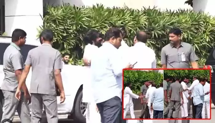 Botsa-Pawan: అసెంబ్లీ ప్రాంగణంలో ఆసక్తికర పరిణామం.. పవన్ ను హగ్ చేసుకున్న బొత్స Botsa-Pawan: అసెంబ్లీ ప్రాంగణంలో ఆసక్తికర పరిణామం.. పవన్ ను హగ్ చేసుకున్న బొత్స