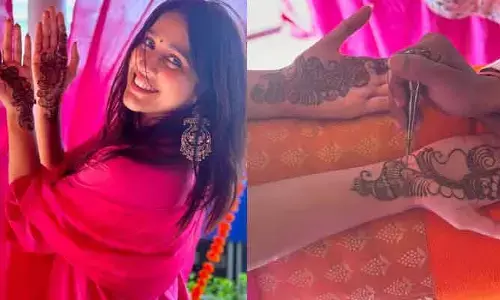 బాంబ్ లాంటి న్యూస్ అంటూ యాంకర్ రష్మి పోస్ట్.. నెట్టింట వైరల్ అవుతున్న మెహందీ ఫొటోస్