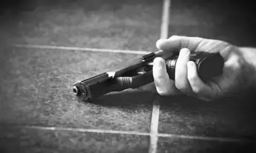 Tragedy: రాష్ట్రంలో మరో దారుణం.. తుపాకీతో కాల్చుకుని ఏఆర్ కానిస్టేబుల్ ఆత్మహత్య