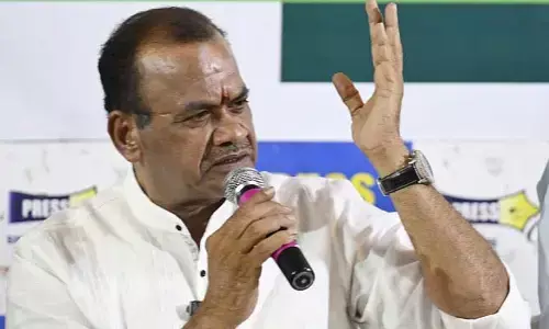 Minister Komati Reddy: మేడిగడ్డ తరహాలో బీఆర్ఎస్ సర్కార్ కూలింది.. మంత్రి కోమటిరెడ్డి హాట్ కామెంట్స్