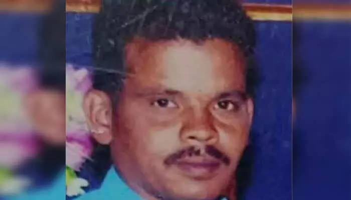 Huzurabad: కారు ఢీకొని హెల్త్ అసిస్టెంట్ మృతి.. Huzurabad: కారు ఢీకొని హెల్త్ అసిస్టెంట్ మృతి..