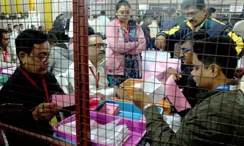 Maharashtra and Jharkhand elections: మహారాష్ట్ర, జార్ఖండ్ రాష్ట్రాల్లో అధికార కూటమిలదే హవా