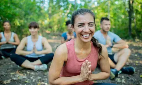 Laughter Yoga: ప్రతీ రోజూ నవ్వితే ఇన్ని ప్రయోజనాలా..?