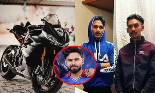 రోడ్డు ప్రమాదంలో తనను కాపాడిన యువకులకు బైక్ లు గిఫ్ట్‌గా ఇచ్చిన రిషబ్ పంత్..!