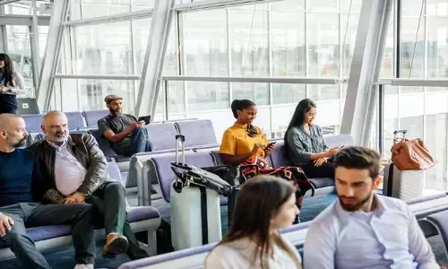 Flight Passengers: విమాన ప్రయాణికులకు గుడ్ న్యూస్.. ఫ్లైట్స్ లేటైతే ప్యాసింజర్లకు టీ, స్నాక్స్..!