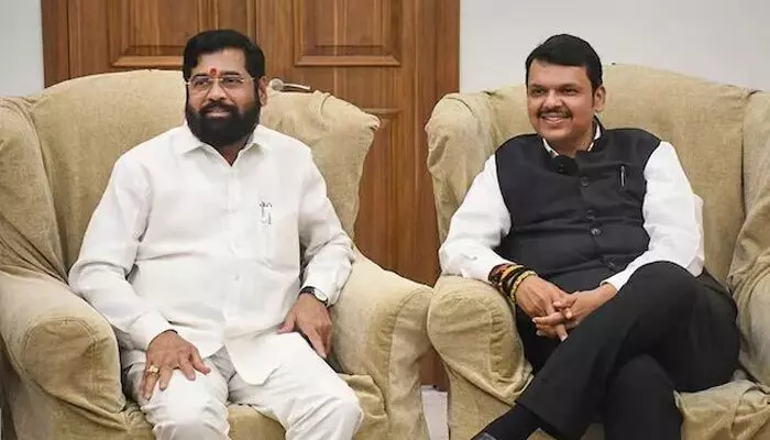Maharashtra: ‘మహా’ సీఎం కుర్చీపై ఉత్కంఠ.. ఫడ్నవీస్, షిండే మధ్యే తీవ్ర పోటీ! Maharashtra: ‘మహా’ సీఎం కుర్చీపై ఉత్కంఠ.. ఫడ్నవీస్, షిండే మధ్యే తీవ్ర పోటీ!
