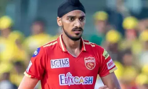 జాక్ పాట్ కొట్టిన అర్షదీప్.. మెగా వేలంలో భారీ ధరకు అమ్ముడు