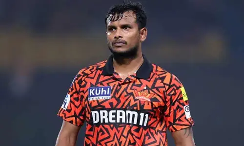 IPL: భారీ ధరకు అమ్ముడు పోయిన SRH ప్లేయర్