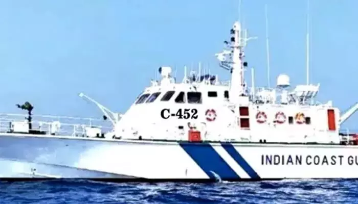 Coast Guard: అండమాన్ జలాల్లో ఐదు టన్నుల డ్రగ్స్.. సీజ్ చేసిన ఇండియన్ కోస్ట్ గార్డ్ ! Coast Guard: అండమాన్ జలాల్లో ఐదు టన్నుల డ్రగ్స్.. సీజ్ చేసిన ఇండియన్ కోస్ట్ గార్డ్ !