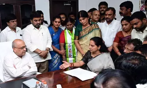 MLC Kavitha : నెల రోజుల్లో రిపోర్ట్ ఎలా ఇస్తుంది? డెడికేటెడ్ కమిషన్ వద్ద ఎమ్మెల్సీ కవిత