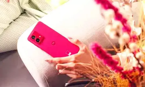 Best budget smartphone : మోటో నుంచి అదిరిపోయే ఫీచర్స్‌తో రాబోతున్న స్మార్ట్‌ఫోన్