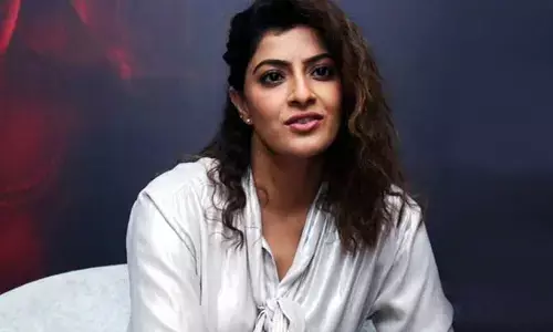 Varalakshmi Sarath Kumar: స్టార్ హీరో సినిమాలో చాన్స్ అందుకున్న తేజా సజ్జా సోదరి..