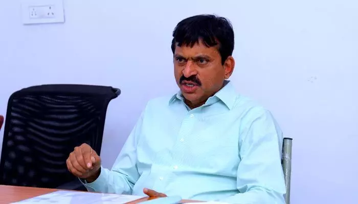 Telangana Cabinet: కేబినెట్ విస్తరణపై మంత్రి పొంగులేటి క్లారిటీ Telangana Cabinet: కేబినెట్ విస్తరణపై మంత్రి పొంగులేటి క్లారిటీ