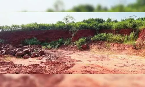 తోగ్గూడెంలో మళ్లీ మైనింగ్ షురూ.. రాజకీయ అండతో చెలరేగుతున్న అక్రమార్కులు