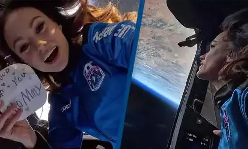 Blue Origin : అంతరిక్షానికి వెళ్ళినా ఆగని వేధింపులు.. కన్నీళ్ళు పెట్టుకున్న వ్యోమగామి