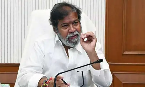 పొలం, డబ్బు ఆశ చూపి కిడ్నీ తీసుకున్న ఘటనపై మంత్రి ఆగ్రహం