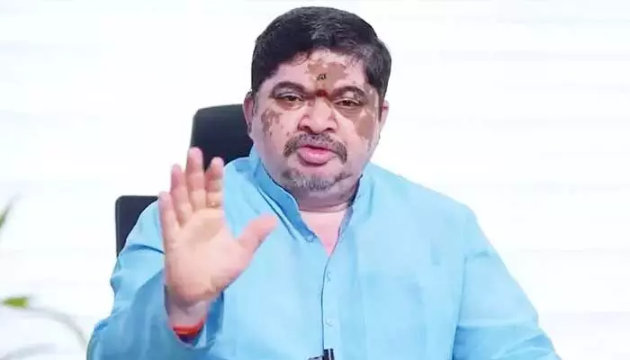 Minister Ponnam: హైదరాబాద్ మరో ఢిల్లీ కావొద్దనే ఆ పని చేశాం.. మంత్రి పొన్నం కీలక వ్యాఖ్యలు Minister Ponnam: హైదరాబాద్ మరో ఢిల్లీ కావొద్దనే ఆ పని చేశాం.. మంత్రి పొన్నం కీలక వ్యాఖ్యలు
